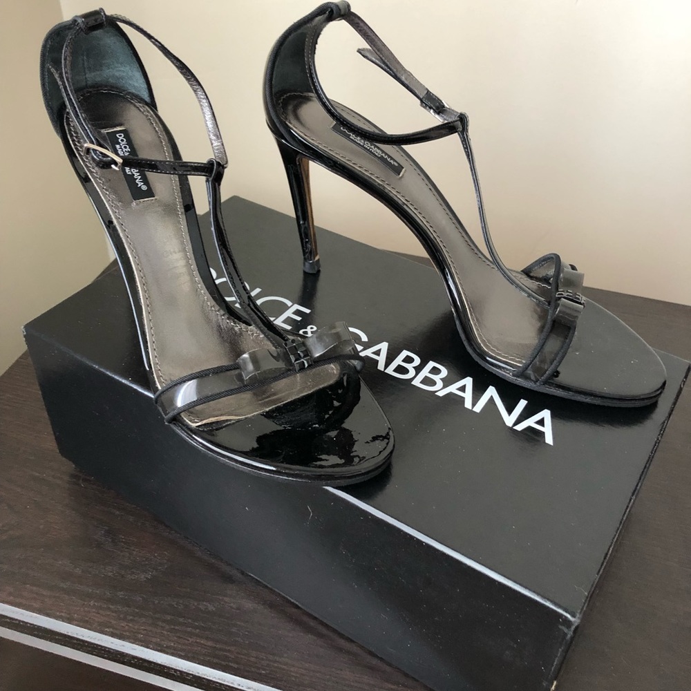 DOLCE & GABBANA HEELS!
